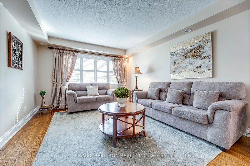 Preview image for 32 Alma Dr, Toronto