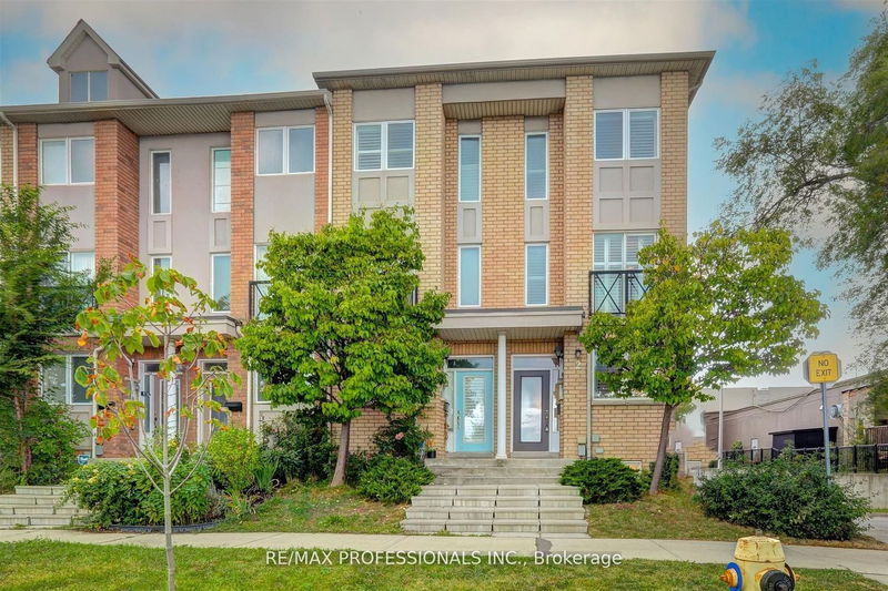 Preview image for 2 Market Garden Mews, Toronto