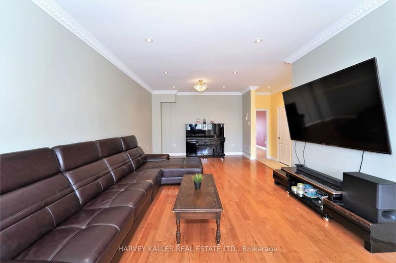 Preview image for 72 Branstone Rd, Toronto