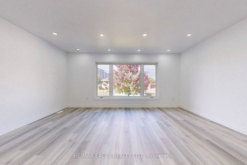 Preview image for 7 Cornelius Pkwy, Toronto