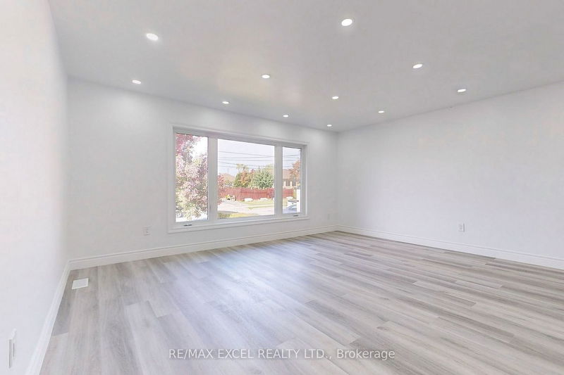 Preview image for 7 Cornelius Pkwy, Toronto