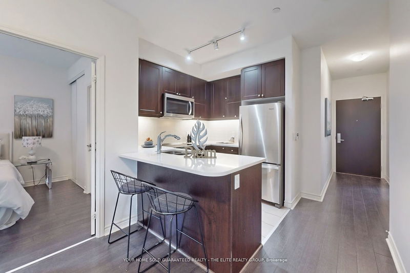 Preview image for 39 Annie Craig Dr #423, Toronto