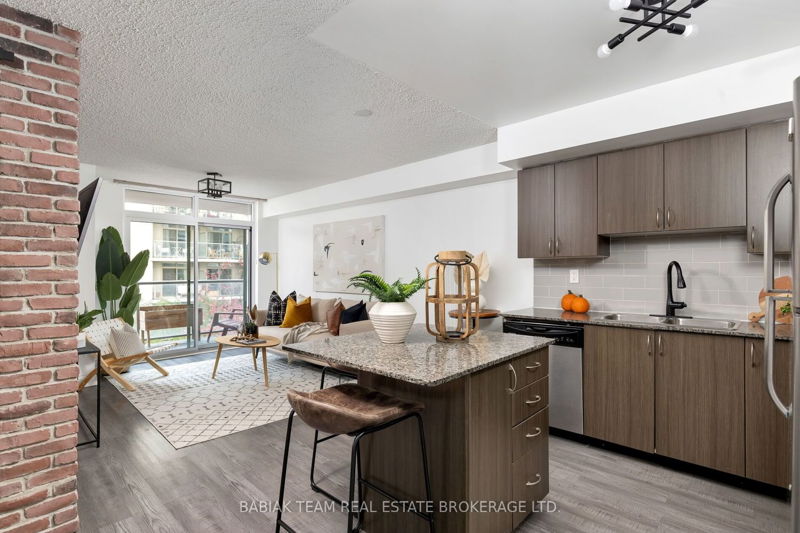 Preview image for 816 Lansdowne Ave #413, Toronto