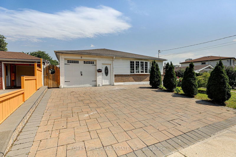 Preview image for 8 Bloomington Cres, Toronto
