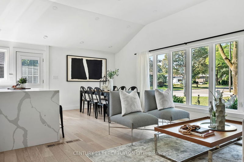Preview image for 157 Inverdon Rd, Toronto