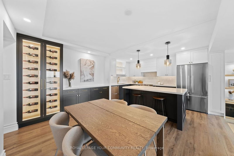 Preview image for 260 Scarlett Rd #1512, Toronto