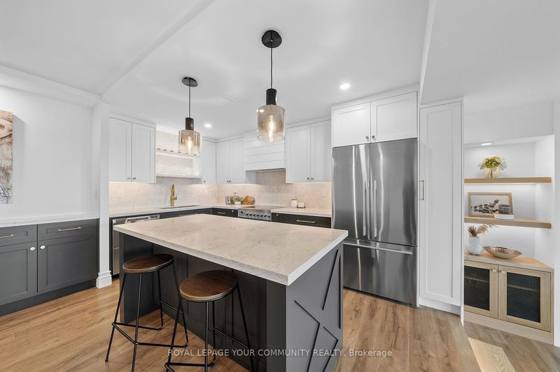 Preview image for 260 Scarlett Rd #1512, Toronto