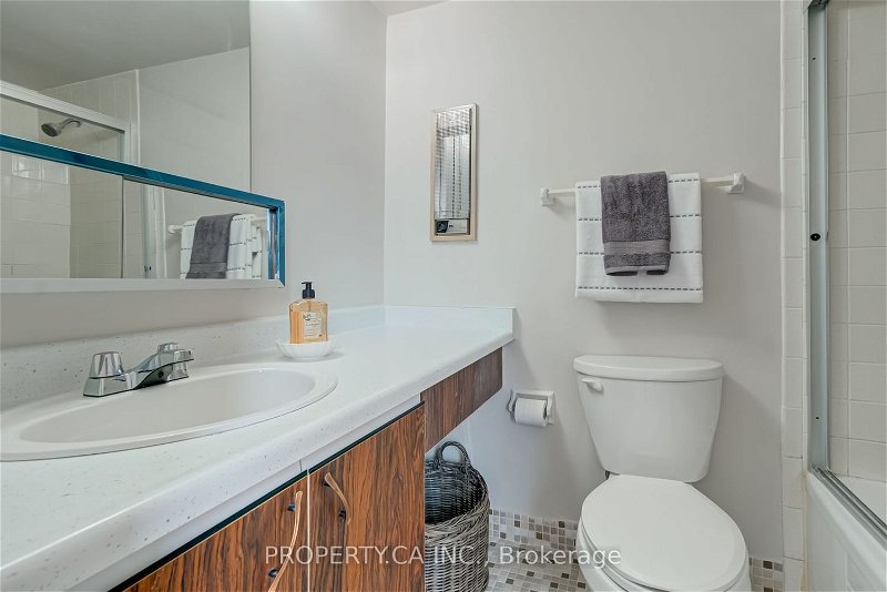 Preview image for 61 Richview Rd #1611, Toronto