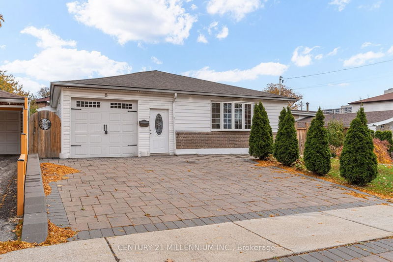 Preview image for 8 Bloomington Cres, Toronto