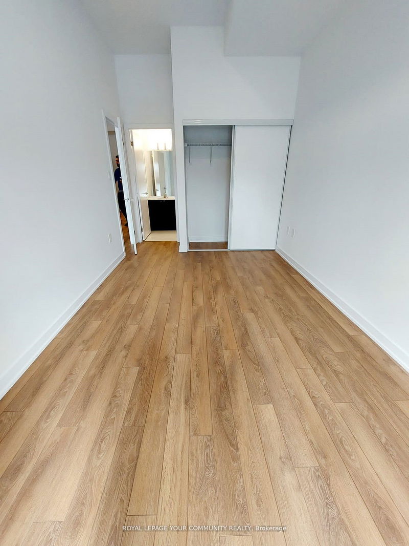 Preview image for 2433 Dufferin St #102, Toronto