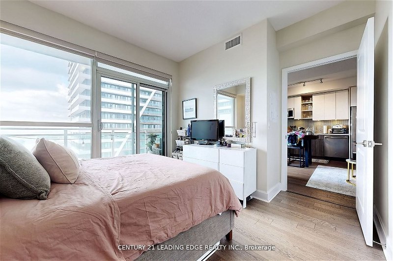 Preview image for 33 Shore Breeze Dr W #1901, Toronto