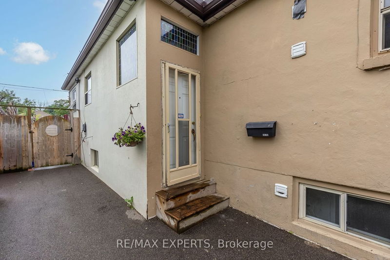 Preview image for 1 Dixon Rd, Toronto