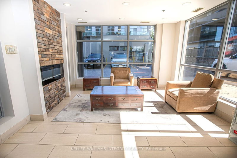 Preview image for 2464 Weston Rd #402, Toronto