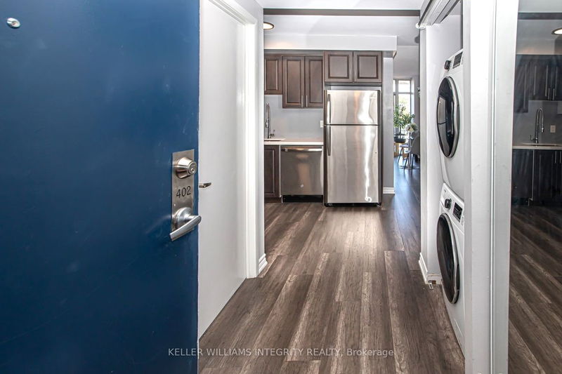 Preview image for 2464 Weston Rd #402, Toronto