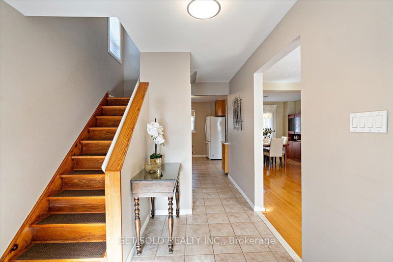 Preview image for 34 Lakeland Dr, Toronto