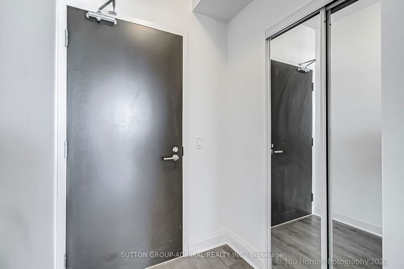 Preview image for 15 Zorra St #1006, Toronto