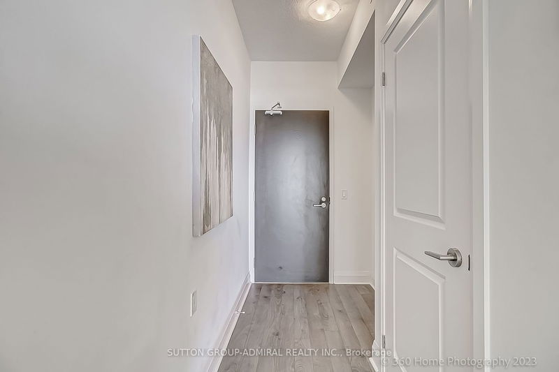 Preview image for 15 Zorra St #1006, Toronto