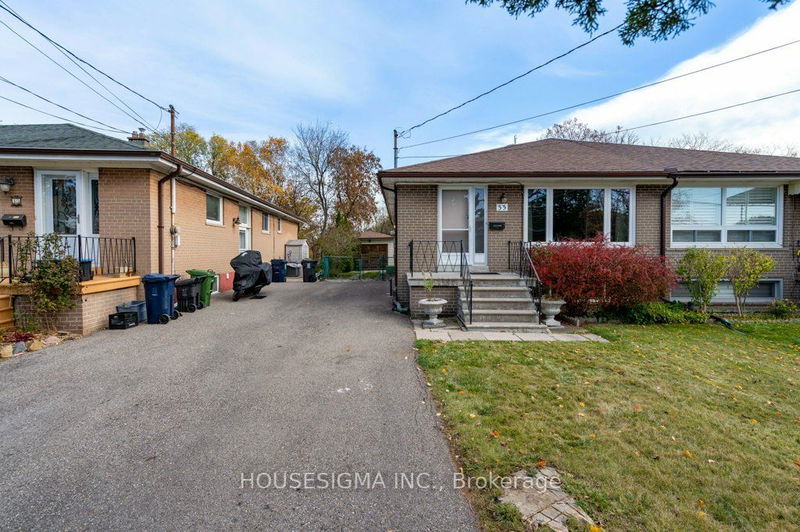 Preview image for 33 Newlin Cres, Toronto