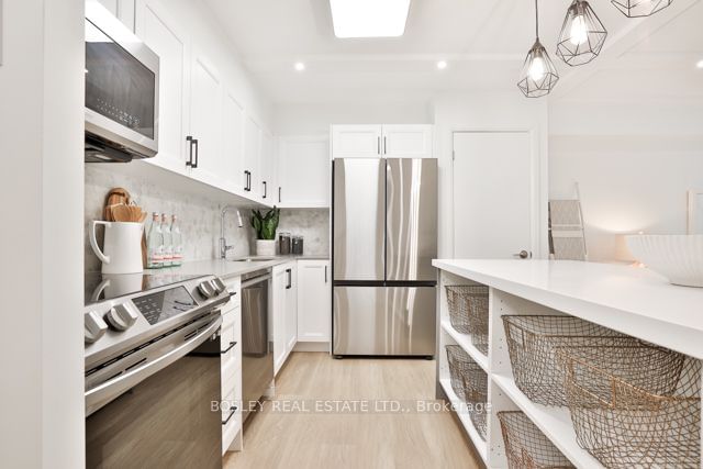 Preview image for 80 Quebec Ave #114, Toronto