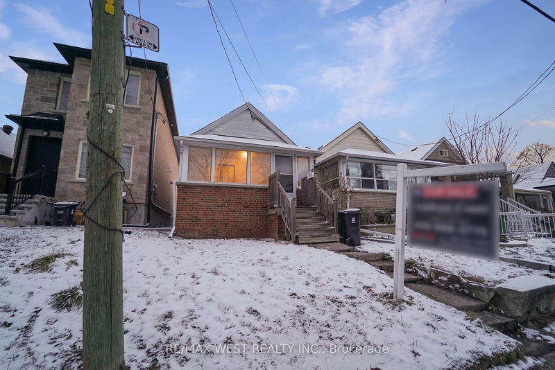 Preview image for 28 Cayuga Ave, Toronto