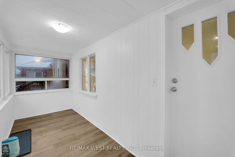 Preview image for 28 Cayuga Ave, Toronto