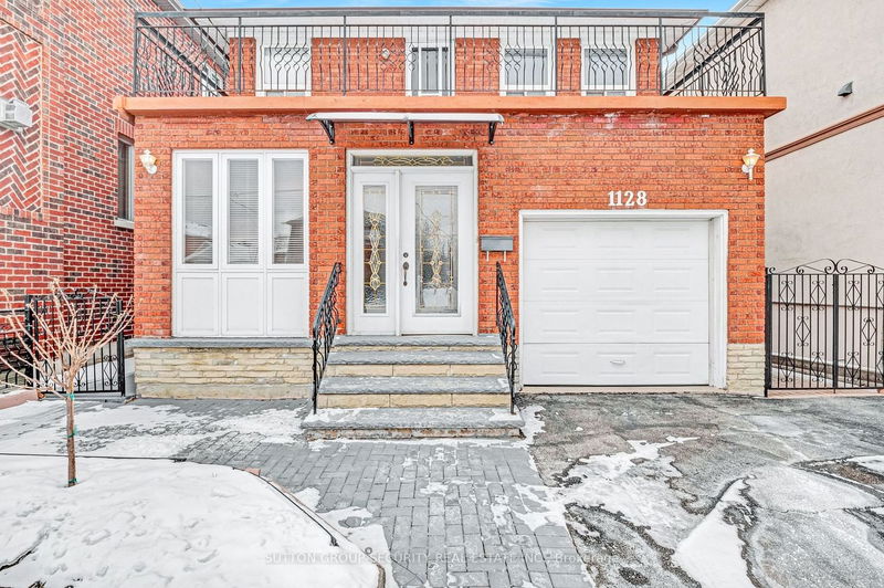 Preview image for 1128 Glengrove Ave W, Toronto