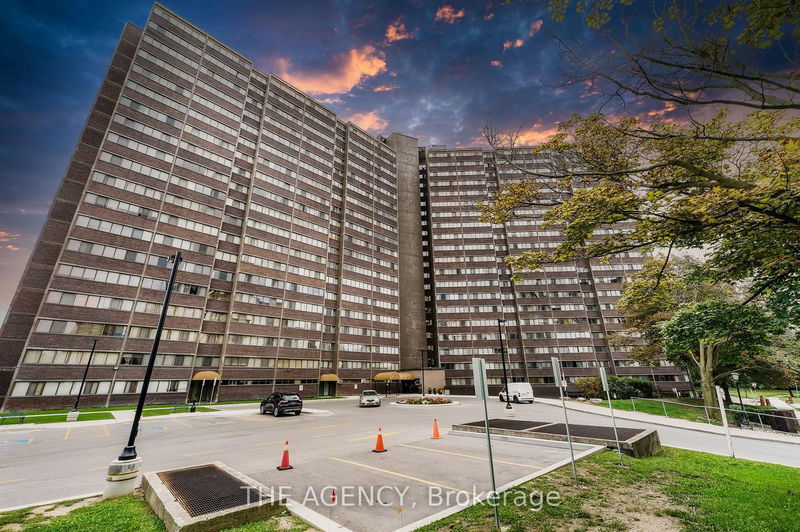 Preview image for 11 Wincott Dr #1902, Toronto