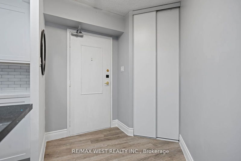 Preview image for 380 Dixon Rd #903, Toronto