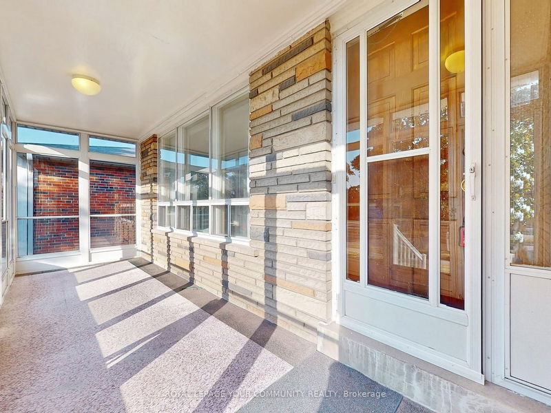 Preview image for 10 Westwynd Crt, Toronto