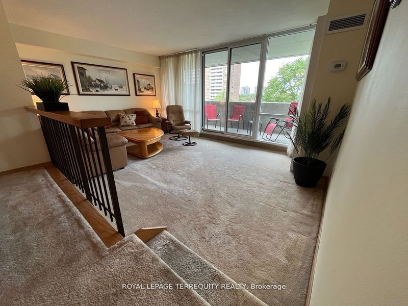Preview image for 250 Scarlett Rd #510, Toronto