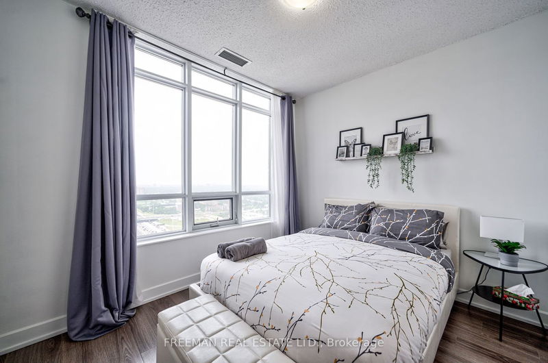 Preview image for 2 Eva Rd #Ph23, Toronto