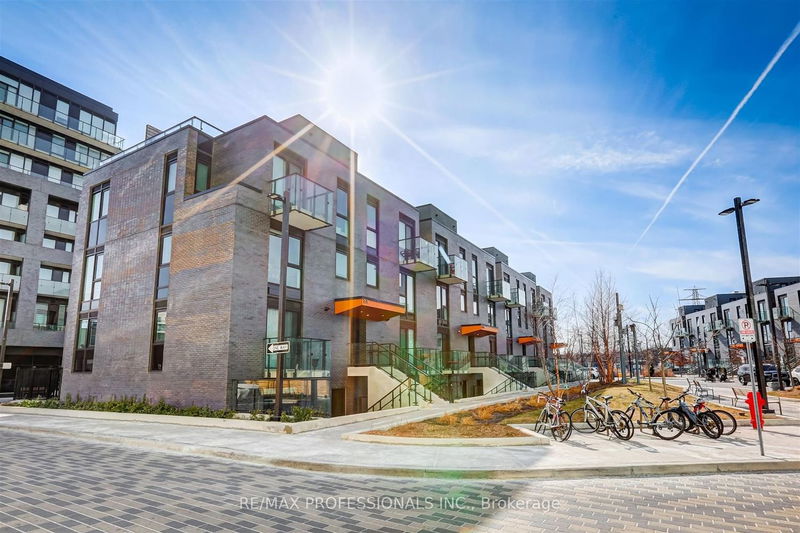 Preview image for 15 Brin Dr #5, Toronto