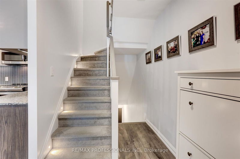Preview image for 15 Brin Dr #5, Toronto
