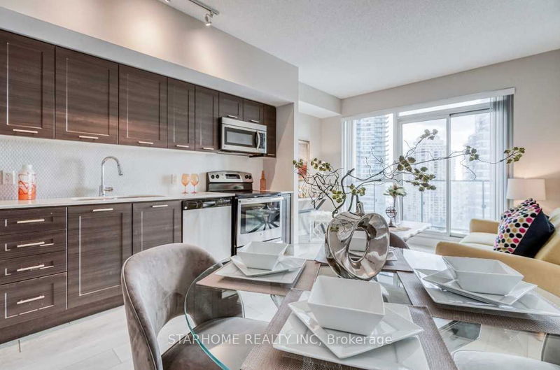 Preview image for 2220 Lake Shore Blvd W #1810, Toronto