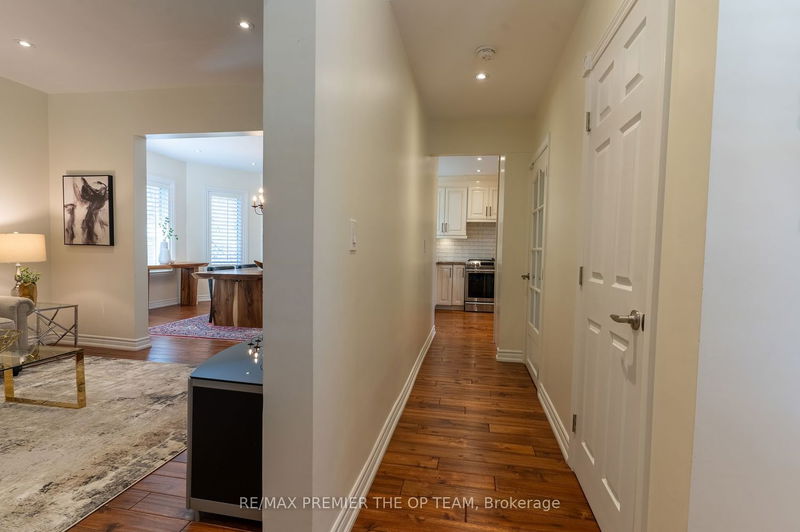 Preview image for 34 Queens Dr, Toronto