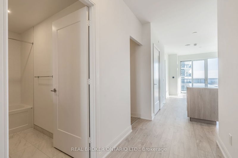 Preview image for 70 Annie Craig Dr #606, Toronto