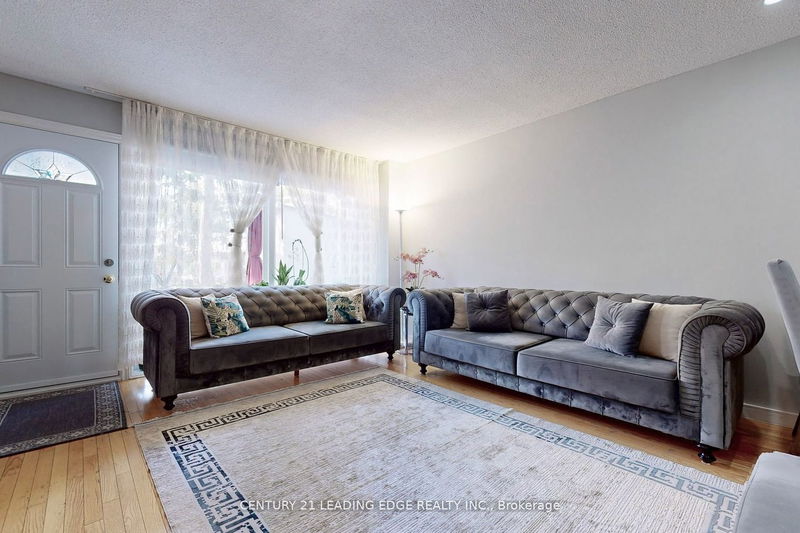 Preview image for 19 Derrydown Rd #10, Toronto