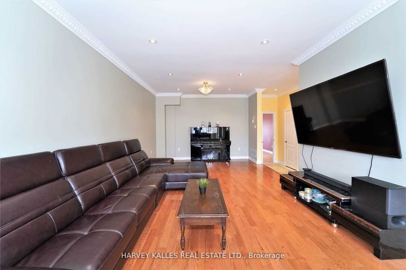 Preview image for 72 Branstone Rd, Toronto