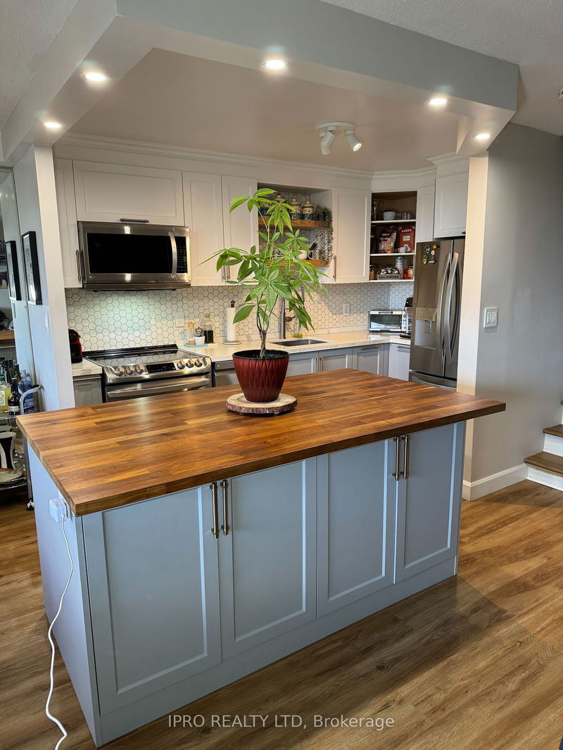 Preview image for 11 Wincott Dr #303, Toronto