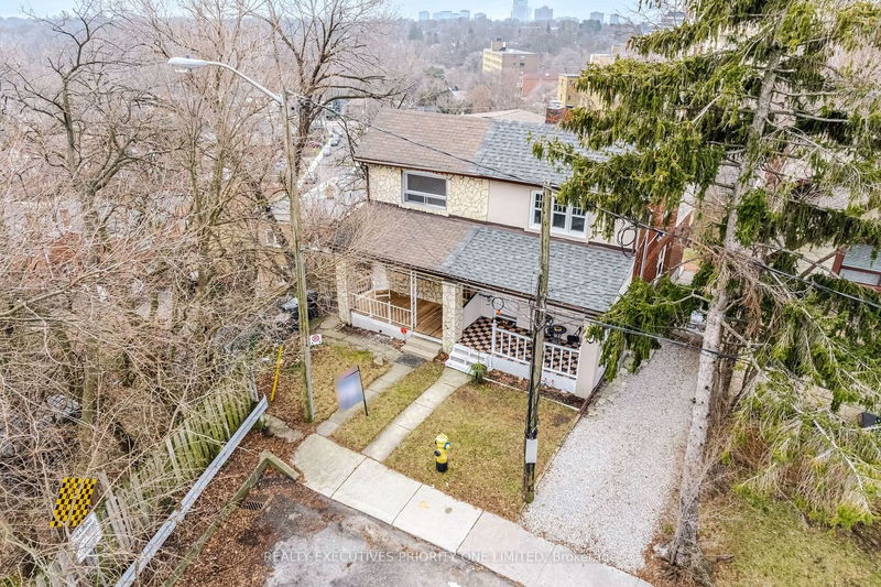 Preview image for 11 Humber Hill Ave, Toronto