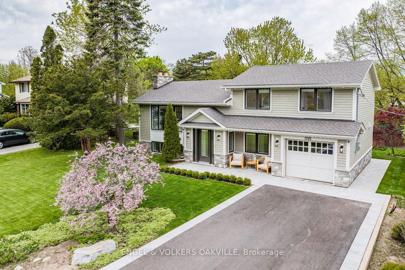 Preview image for 1195 Willowbrook Dr, Oakville