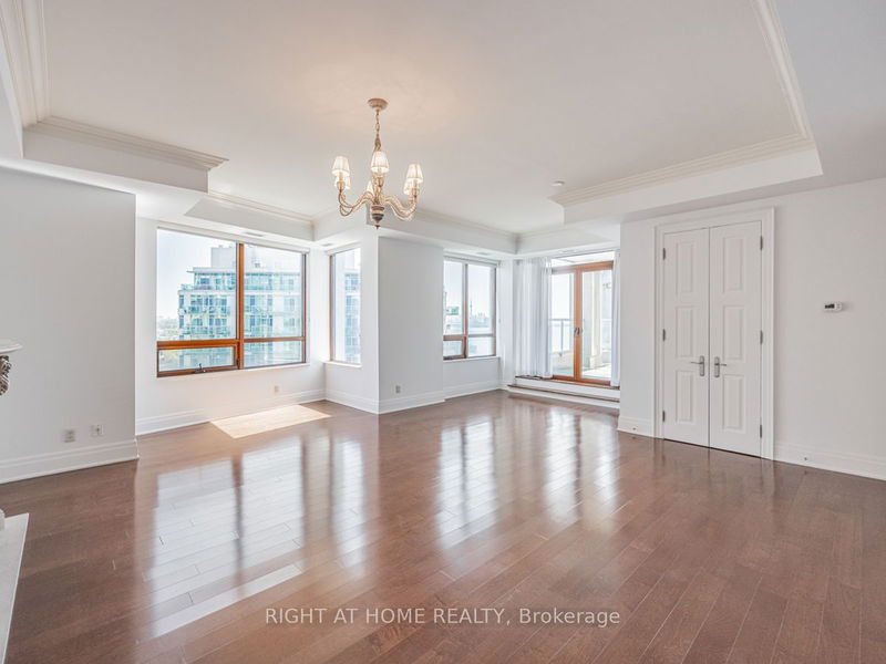 Preview image for 2095 Lake Shore Blvd W #Lph19, Toronto