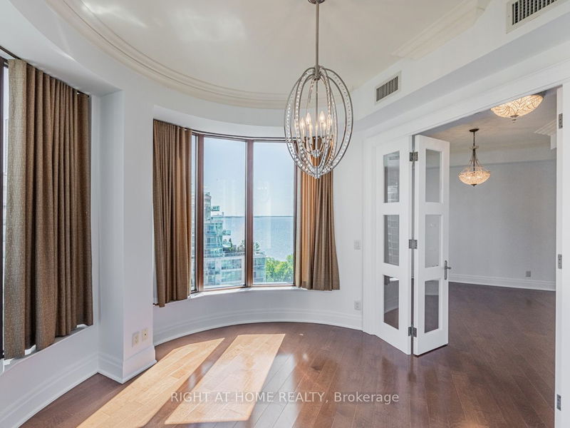 Preview image for 2095 Lake Shore Blvd W #Lph19, Toronto