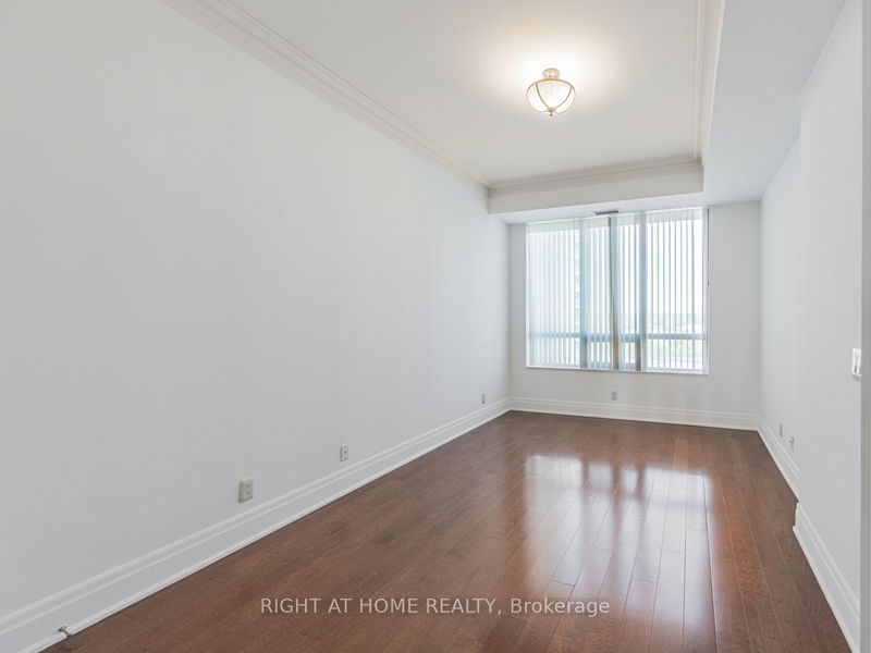 Preview image for 2095 Lake Shore Blvd W #Lph19, Toronto