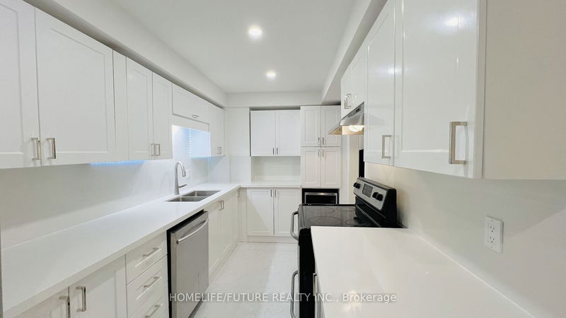 Preview image for 16 Newington Cres, Toronto