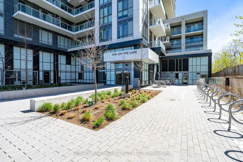 Preview image for 70 Annie Craig Dr #803, Toronto
