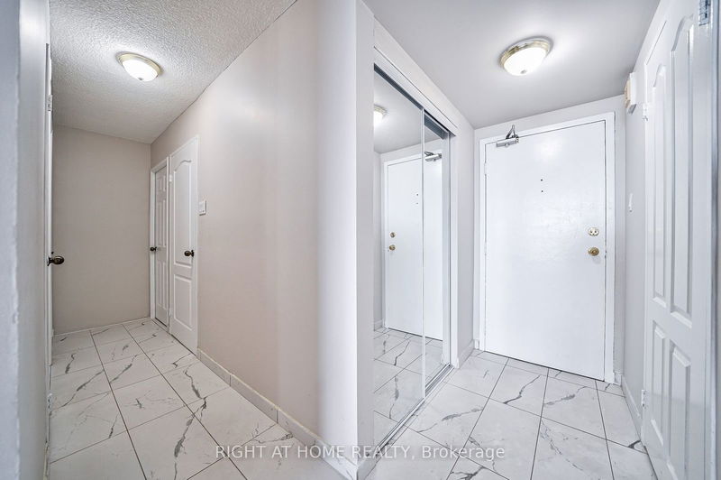 Preview image for 40 Panorama Crt #1110, Toronto