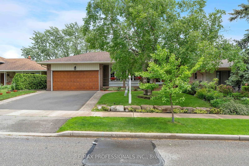 Preview image for 373 Markland Dr, Toronto