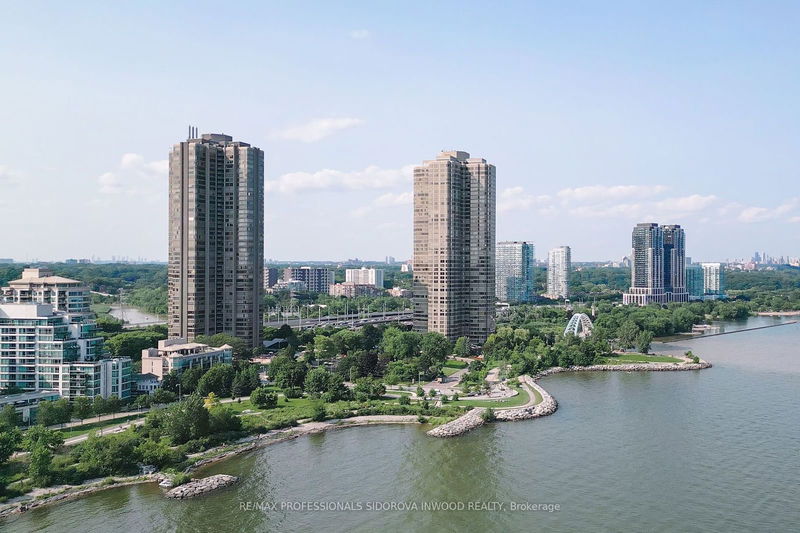 Preview image for 2045 Lake Shore Blvd #212, Toronto