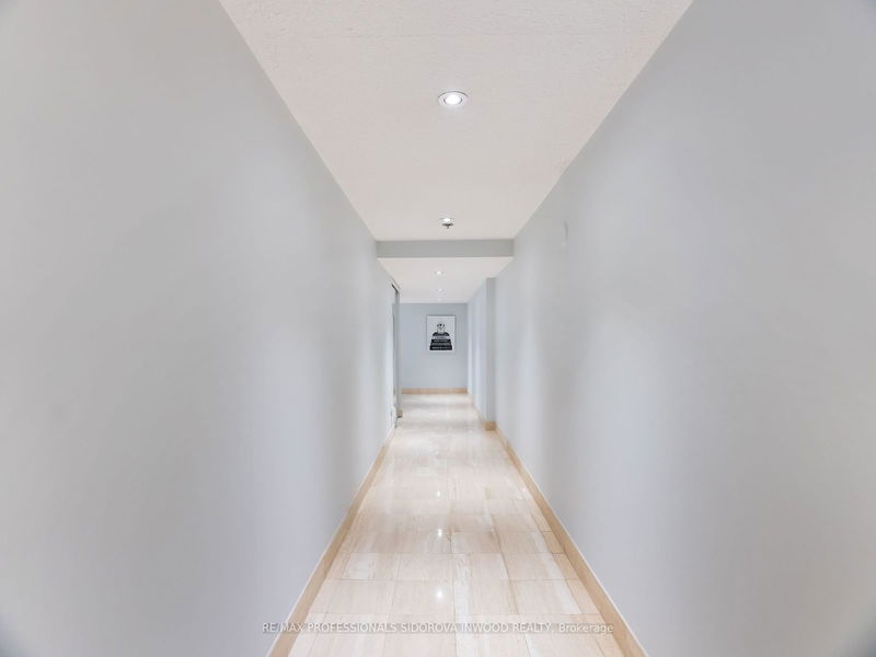 Preview image for 2045 Lake Shore Blvd #212, Toronto